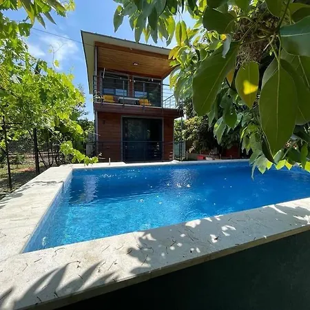Avohomes Bungalov Nyaraló